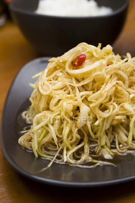 Cucina cinese, insalata di ravanello tritata — Foto stock