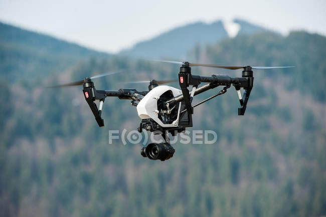 Drohne mit hochauflösender Digitalkamera — Stockfoto