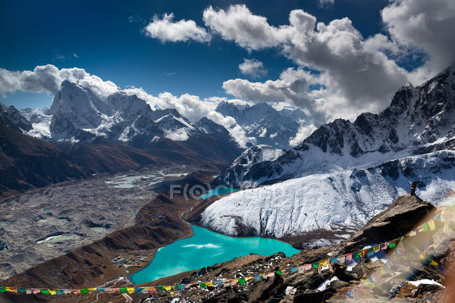 Lac turquoise Gokyo — Photo de stock