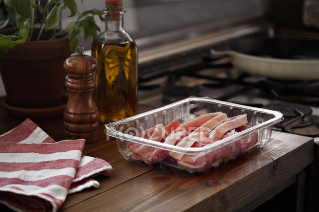 Steak bereit in der Küche zubereitet werden — Stockfoto