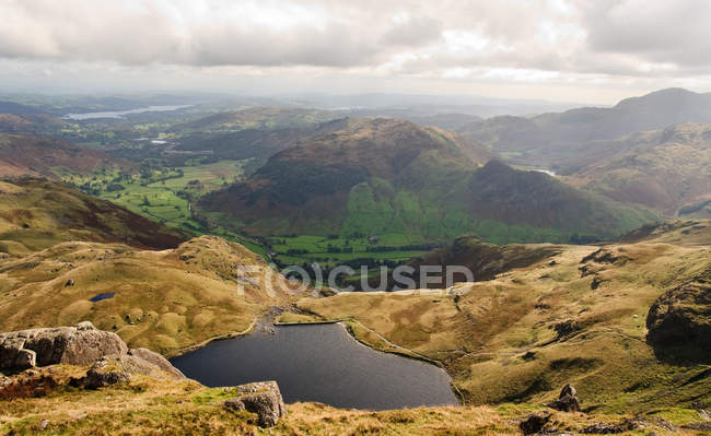 Stickle Tarn und Langdale Valley — Stockfoto