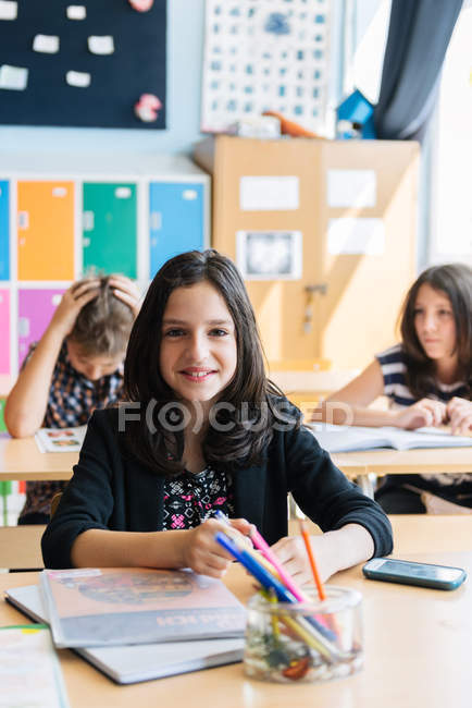 Schüler unterrichten in der Schule — Stockfoto