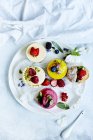 Fresh delicious fruit tarts — Stock Photo
