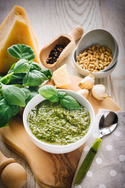 Molho de Pesto acabado de fazer — Fotografia de Stock