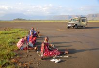 Massai in traditioneller Kleidung, Tansania — Stockfoto
