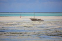 People on the beach Zanzibar island — Stock Photo