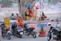 Pessoas locais na rua em Pushkar (Índia. Estado do Rajastão ) — Fotografia de Stock