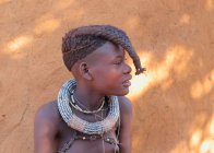 Місцеві жінка в селі Himba племені — стокове фото
