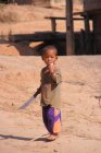 Неопознанный мальчик племени Ахха — стоковое фото