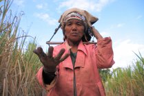Ritratto di una donna della tribù collinare Akhu — Foto stock