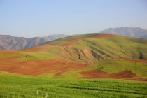 Paesaggio arido nella valle di Alamut in Iran — Foto stock