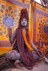 Unbekannter Mann beim Kumbh Mela Festival in der Nähe von Allahabad, Indien, uttar, Bundesstaat Pradesh — Stockfoto