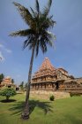 Олден и Золотой храм Гангай Конда чожапурам. Это плечо было закреплено и контролируется чолой. Знаменитый южный храм в штате Тамилнаду — стоковое фото