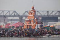 People at Kumbh Mela festival, the world's largest religious gathering, in Allahabad, Uttar Pradesh, India. — Stock Photo