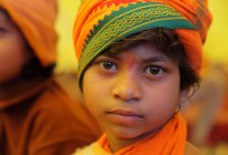 Niños locales no identificados en Andhra Pradesh state, Tirumala, INDIA - foto de stock