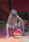 Homem local não identificado no festival Kumbh Mela perto de Allahabad, ÍNDIA, Uttar, estado de Pradesh — Fotografia de Stock
