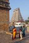 Majestuosa torre de entrada norte del templo chidambaram (alrededor del siglo XII d.C. ) - foto de stock