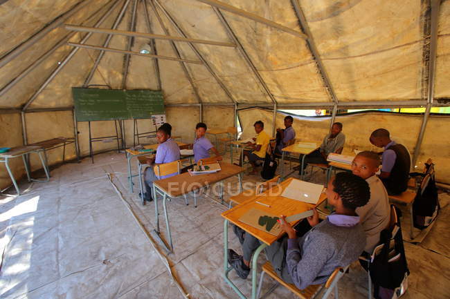 École dans le village de Grashoek — Photo de stock