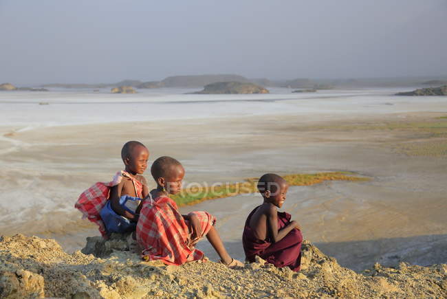 Niños de la tribu Masai, Tanzania - foto de stock