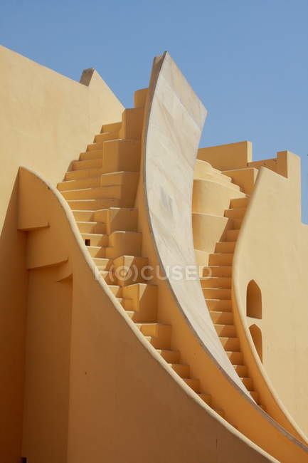 Le monument de Jantar Mantar à Jaipur — Photo de stock