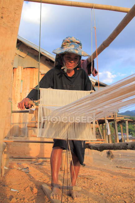 Frau aus dem Stamm der Akha in Chiang Rai — Stockfoto