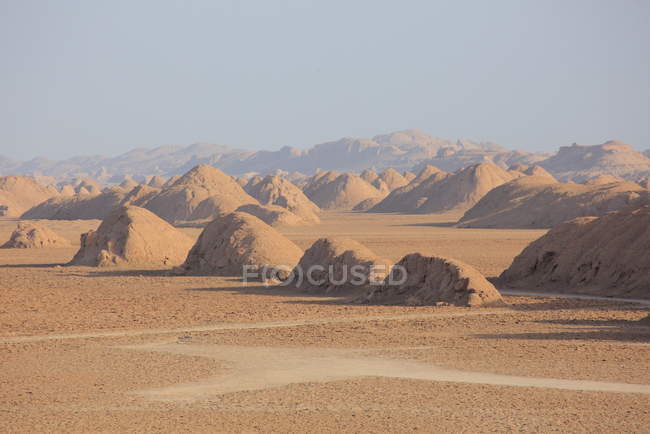 Kerman provincia-Shafi Abad pueblo y Kaluts (desierto de Dasht-e Lut ) - foto de stock