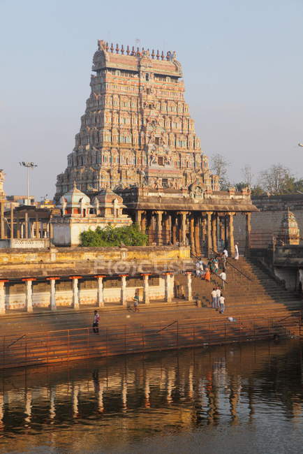 Maestosa torre d'ingresso nord del tempio chidambaram (XII secolo d.C. circa) ) — Foto stock