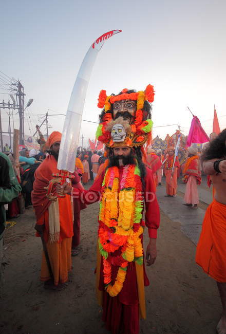 Толпа на фестивале Кумб Мела, крупнейшем религиозном мероприятии в мире, в Аллахабаде, Уттар-Прадеш, Индия . — стоковое фото