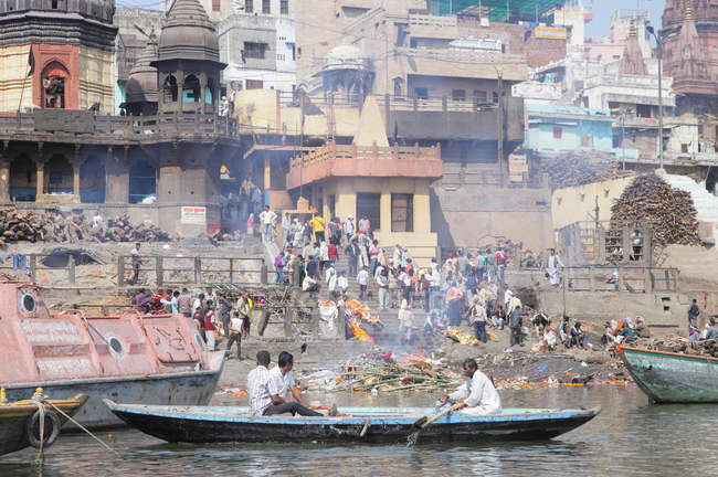 Boats  at Varanasi Ganges river , Uttar Pradesh, India — Stock Photo