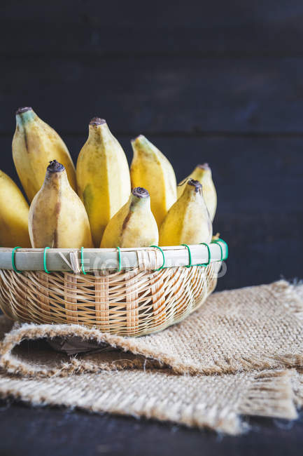 Bananas amarillas maduras - foto de stock