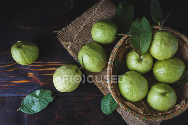 Guavas vietnamitas verdes - foto de stock