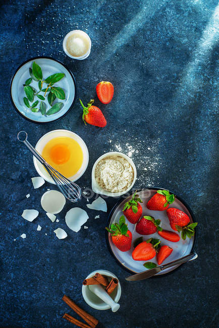 Ingredients for strawberry cake — Stock Photo