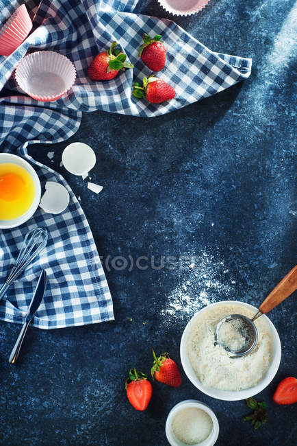 Ingredients for strawberry cake — Stock Photo