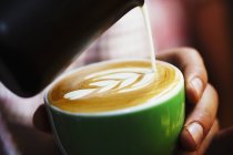 Закрытие чашки кофе — стоковое фото