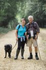 Mature couple hiking — Stock Photo