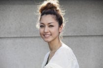 Japonés sonriente mujer - foto de stock