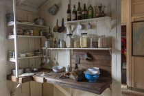 Кухонний куточок науково дослідної станції — стокове фото