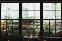 Vista interior de um restaurante — Fotografia de Stock