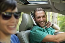 Man and woman on a road trip — Stock Photo