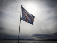Государственный флаг Исландии — стоковое фото