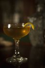 Cocktailglas mit einem Cocktail — Stockfoto