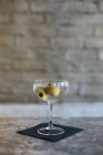 Martini al ristorante cittadino . — Foto stock
