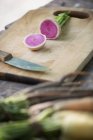 Sorting and chopping vegetable — Stock Photo