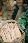 Спаржа и брокколи — стоковое фото