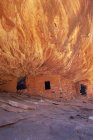 Будинок на вогонь руїнами кедр Mesa — стокове фото