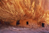 Дом в огне руины в Кедр-Меса — стоковое фото