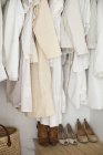 Women's shoes and clothes — Stock Photo