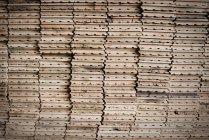 Tablones de madera para su reutilización . - foto de stock
