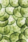 Органічні огірки скибочки — стокове фото