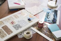 Materiali artigianali, tessuto e carta — Foto stock